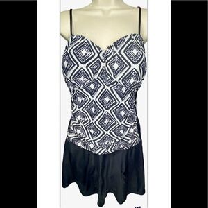 Tropical Escape Women’s One Piece Bathing Suit 12  Geometric Print Black & White